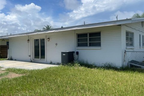 House in Daytona Beach, Florida 3 bedrooms, 112.6 sq.m. № 1915928 - photo 17