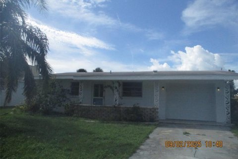 House in Daytona Beach, Florida 3 bedrooms, 112.6 sq.m. № 1915928 - photo 1