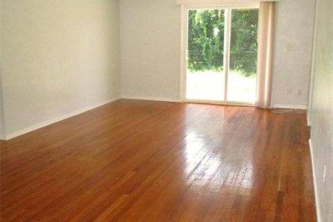 House in Daytona Beach, Florida 3 bedrooms, 112.6 sq.m. № 1915928 - photo 6