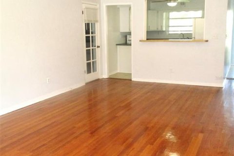 House in Daytona Beach, Florida 3 bedrooms, 112.6 sq.m. № 1915928 - photo 5