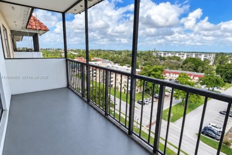 Condo in Lauderhill, Florida, 2 bedrooms  № 2390422 - photo 2