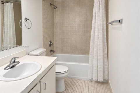 Condo in Lauderhill, Florida, 2 bedrooms  № 2390422 - photo 8