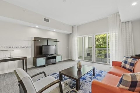 Condominio en venta en Doral, Florida, 1 dormitorio, 99.41 m2 № 1944166 - foto 3