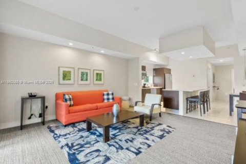 Condominio en venta en Doral, Florida, 1 dormitorio, 99.41 m2 № 1944166 - foto 2