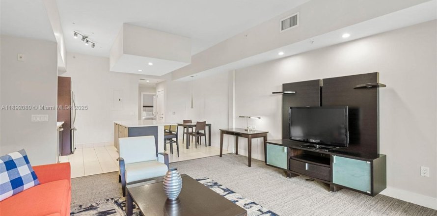 Condominio en Doral, Florida, 1 dormitorio № 1944166