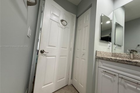 Condo in Boca Raton, Florida, 3 bedrooms  № 1860123 - photo 26