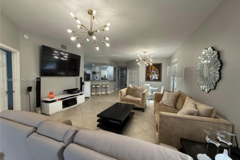 Condo in Boca Raton, Florida, 3 bedrooms  № 1860123 - photo 13