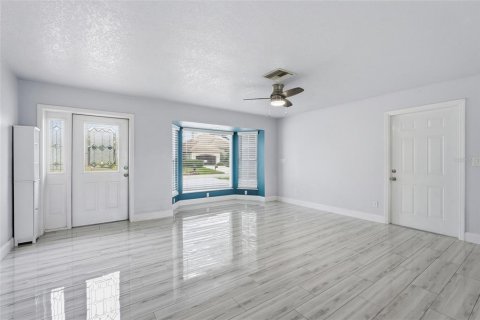 Villa ou maison à vendre à Cape Coral, Floride: 3 chambres, 201.23 m2 № 2273222 - photo 4