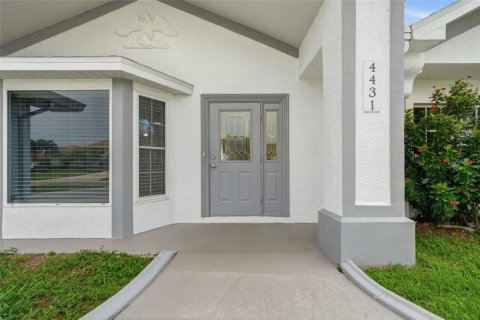 Villa ou maison à vendre à Cape Coral, Floride: 3 chambres, 201.23 m2 № 2273222 - photo 2