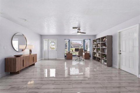 Villa ou maison à vendre à Cape Coral, Floride: 3 chambres, 201.23 m2 № 2273222 - photo 5