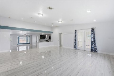 Villa ou maison à vendre à Cape Coral, Floride: 3 chambres, 201.23 m2 № 2273222 - photo 17