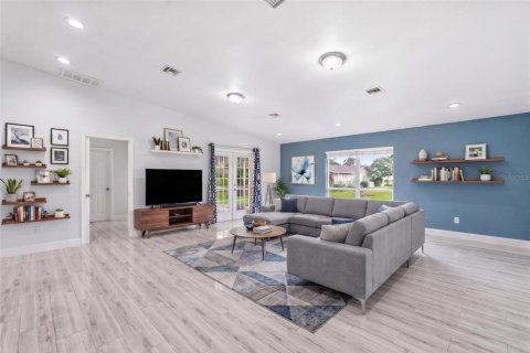 Villa ou maison à vendre à Cape Coral, Floride: 3 chambres, 201.23 m2 № 2273222 - photo 15