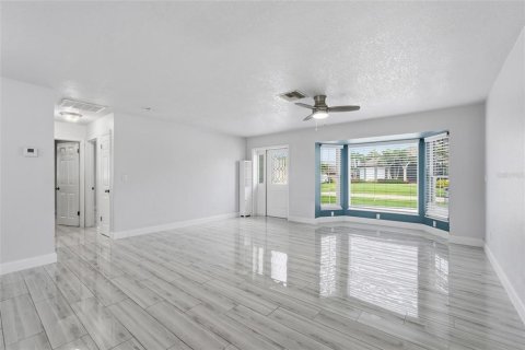 Villa ou maison à vendre à Cape Coral, Floride: 3 chambres, 201.23 m2 № 2273222 - photo 7