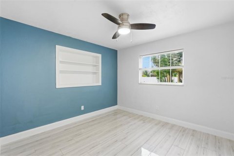 Villa ou maison à vendre à Cape Coral, Floride: 3 chambres, 201.23 m2 № 2273222 - photo 25