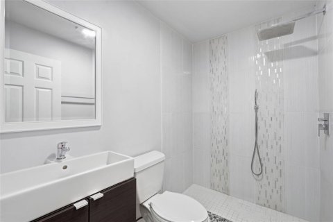 Villa ou maison à vendre à Cape Coral, Floride: 3 chambres, 201.23 m2 № 2273222 - photo 24