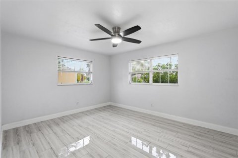 Villa ou maison à vendre à Cape Coral, Floride: 3 chambres, 201.23 m2 № 2273222 - photo 22