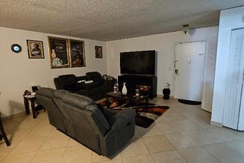 Copropriété à vendre à Lauderhill, Floride: 1 chambre, 70.14 m2 № 2146766 - photo 5
