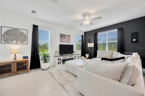 Touwnhouse à vendre à Land O' Lakes, Floride: 3 chambres, 167.32 m2 № 1812836 - photo 6