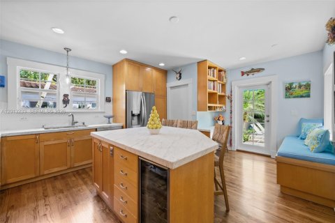 Villa ou maison à vendre à Miami, Floride: 4 chambres, 220.92 m2 № 2076190 - photo 7