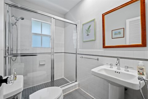 Villa ou maison à vendre à Miami, Floride: 4 chambres, 220.92 m2 № 2076190 - photo 6