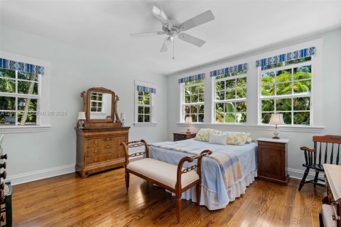 Villa ou maison à vendre à Miami, Floride: 4 chambres, 220.92 m2 № 2076190 - photo 11
