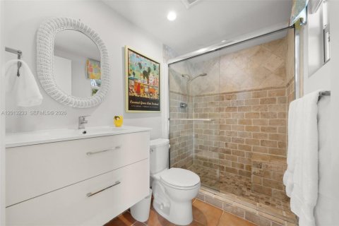 Villa ou maison à vendre à Miami, Floride: 4 chambres, 220.92 m2 № 2076190 - photo 21