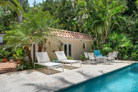 Villa ou maison à vendre à Miami, Floride: 4 chambres, 220.92 m2 № 2076190 - photo 17