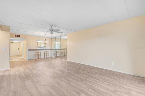 Condo in Melbourne, Florida, 2 bedrooms  № 1795768 - photo 9