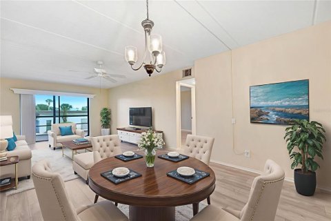 Condo in Melbourne, Florida, 2 bedrooms  № 1795768 - photo 8