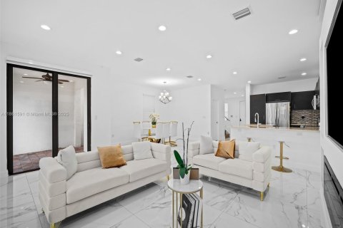 Townhouse in Doral, Florida 4 bedrooms, 205.31 sq.m. № 1890778 - photo 6