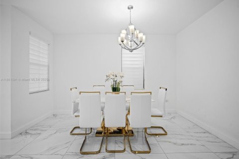Townhouse in Doral, Florida 4 bedrooms, 205.31 sq.m. № 1890778 - photo 11