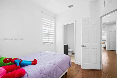 Townhouse in Doral, Florida 4 bedrooms, 205.31 sq.m. № 1890778 - photo 25