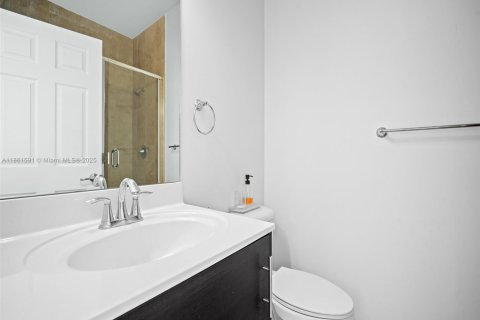 Townhouse in Doral, Florida 4 bedrooms, 205.31 sq.m. № 1890778 - photo 26