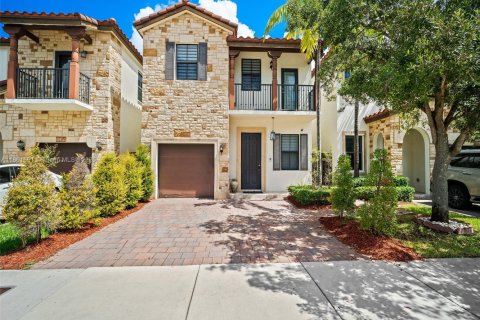 Townhouse in Doral, Florida 4 bedrooms, 205.31 sq.m. № 1890778 - photo 1