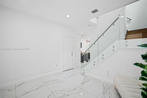 Townhouse in Doral, Florida 4 bedrooms, 205.31 sq.m. № 1890778 - photo 13