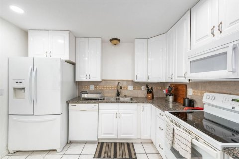 House in Venice, Florida 2 bedrooms, 127 sq.m. № 1855492 - photo 13