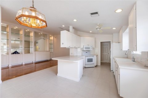 Villa ou maison à vendre à Hobe Sound, Floride: 2 chambres, 144 m2 № 1963696 - photo 6