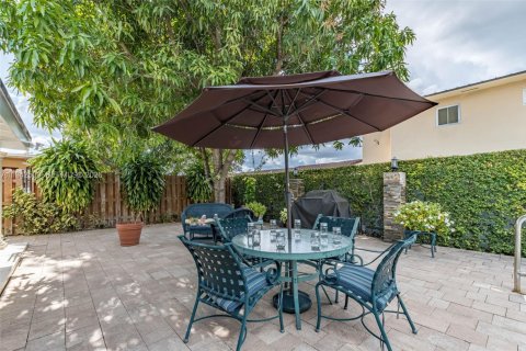 Casa en venta en Miami, Florida, 3 dormitorios, 174.38 m2 № 2000075 - foto 28