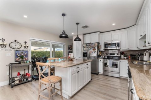 Casa en venta en Miami, Florida, 3 dormitorios, 174.38 m2 № 2000075 - foto 13