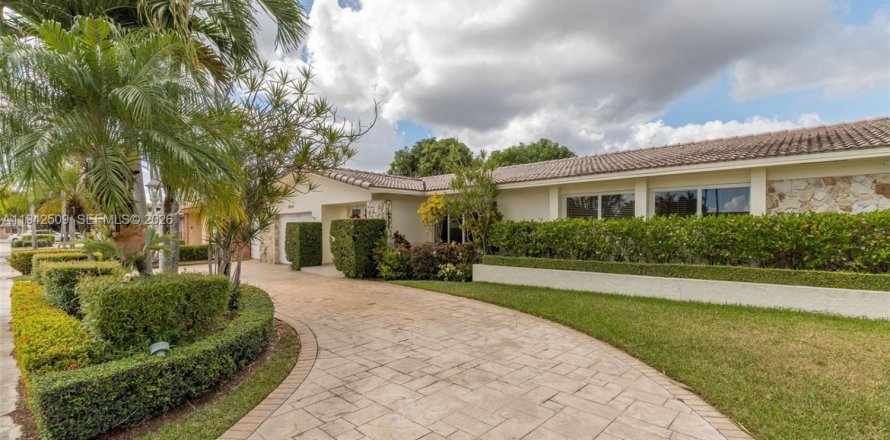 Casa en Miami, Florida 3 dormitorios, 174.38 m2 № 2000075