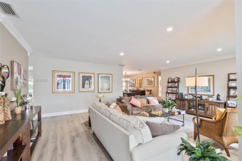 Casa en venta en Miami, Florida, 3 dormitorios, 174.38 m2 № 2000075 - foto 5