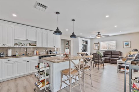 Casa en venta en Miami, Florida, 3 dormitorios, 174.38 m2 № 2000075 - foto 11