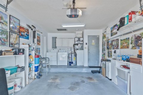 Casa en venta en Miami, Florida, 3 dormitorios, 174.38 m2 № 2000075 - foto 24