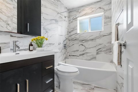 Casa en venta en Miramar, Florida, 3 dormitorios, 129.51 m2 № 1889837 - foto 17