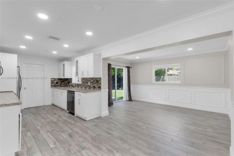 Casa en venta en Miramar, Florida, 3 dormitorios, 129.51 m2 № 1889837 - foto 7