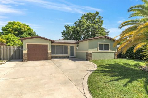 Casa en venta en Miramar, Florida, 3 dormitorios, 129.51 m2 № 1889837 - foto 2
