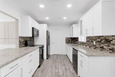 Casa en venta en Miramar, Florida, 3 dormitorios, 129.51 m2 № 1889837 - foto 11