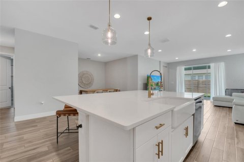 Casa en venta en Orlando, Florida, 4 dormitorios, 251.95 m2 № 1876561 - foto 19