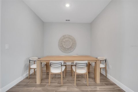 Casa en venta en Orlando, Florida, 4 dormitorios, 251.95 m2 № 1876561 - foto 21