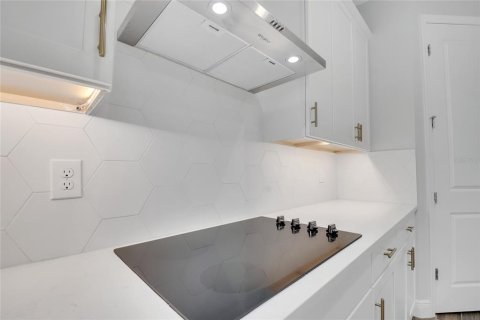 Casa en venta en Orlando, Florida, 4 dormitorios, 251.95 m2 № 1876561 - foto 18